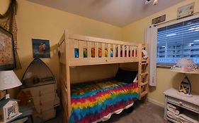 3 Bedroom, 2 Bathroom, Sleeps 10 2 Bunk Beds 2 Queens Bikes & Beach Gear Included